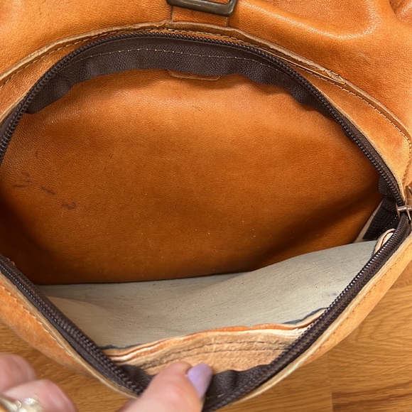 Leather backpack - Picture 4 of 5